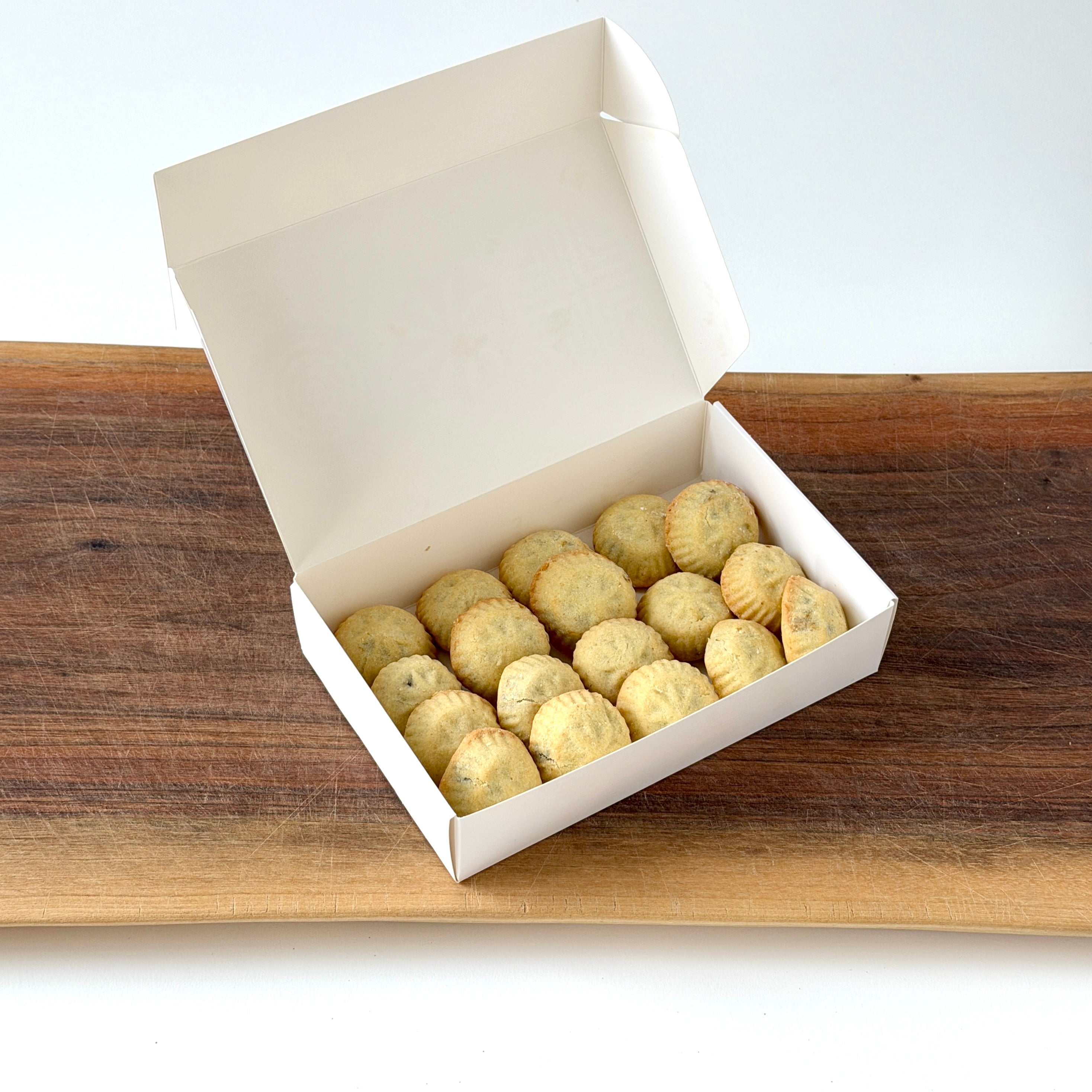 Maamoul box (date only)